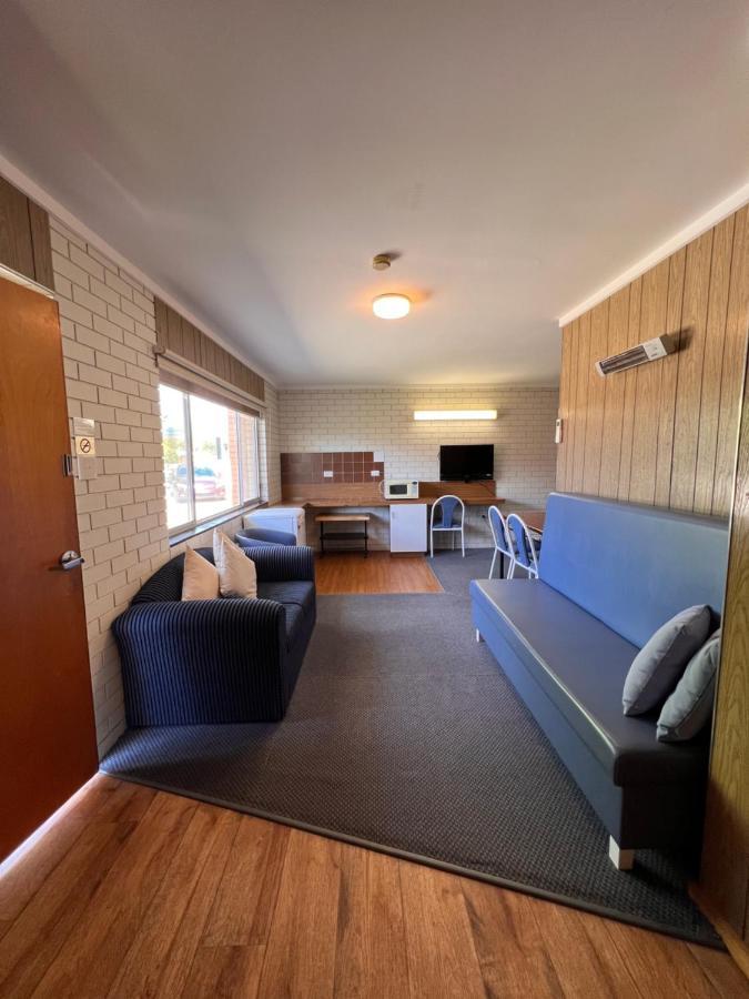 Sturt Motel Balranald Exterior foto