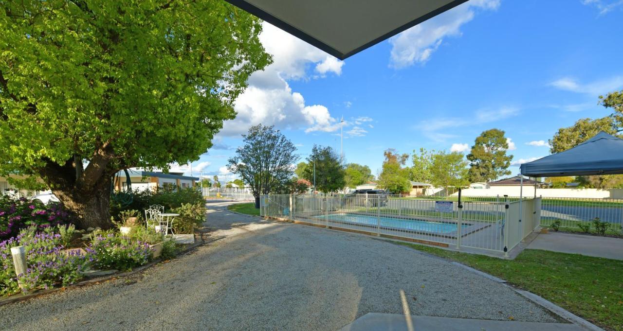 Sturt Motel Balranald Exterior foto